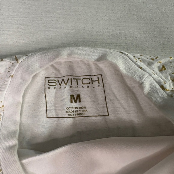 Switch Chicago Bulls White and Gold Bull Graphic T-Shirt Size medium - Picture 4 of 5